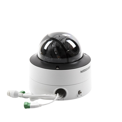 Domo IP 4 Megapixel / Imagen a Color 24/7 / Lente 3.6 - 9 mm