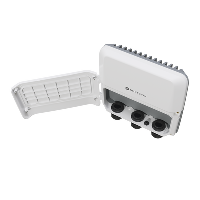RB5009UPr+S+OUT 8 puertos PoE in/out, 1 SFP+, Solo RouterOS